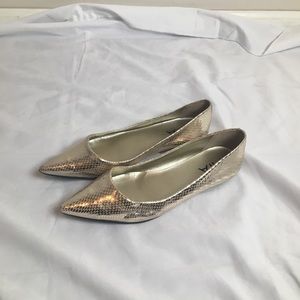 MIA gold flats
